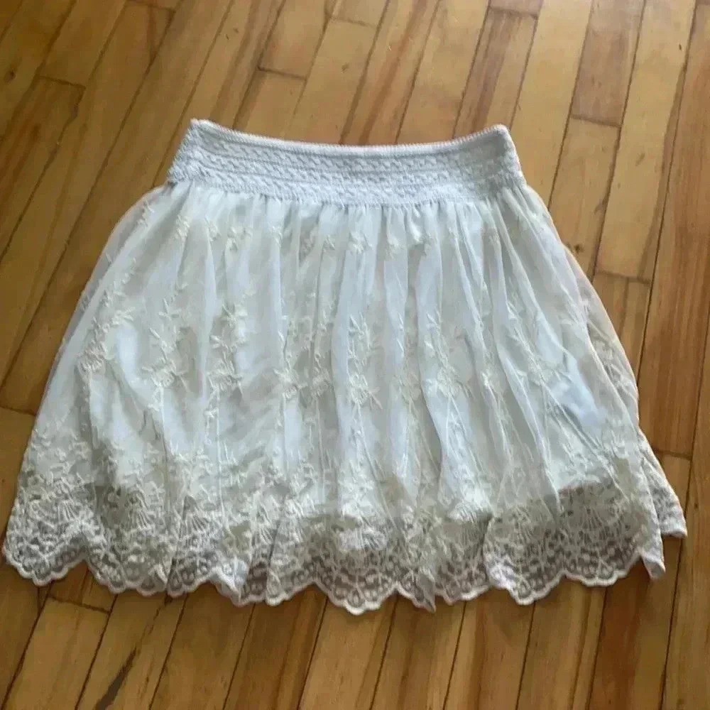 Lace ‎ skirt